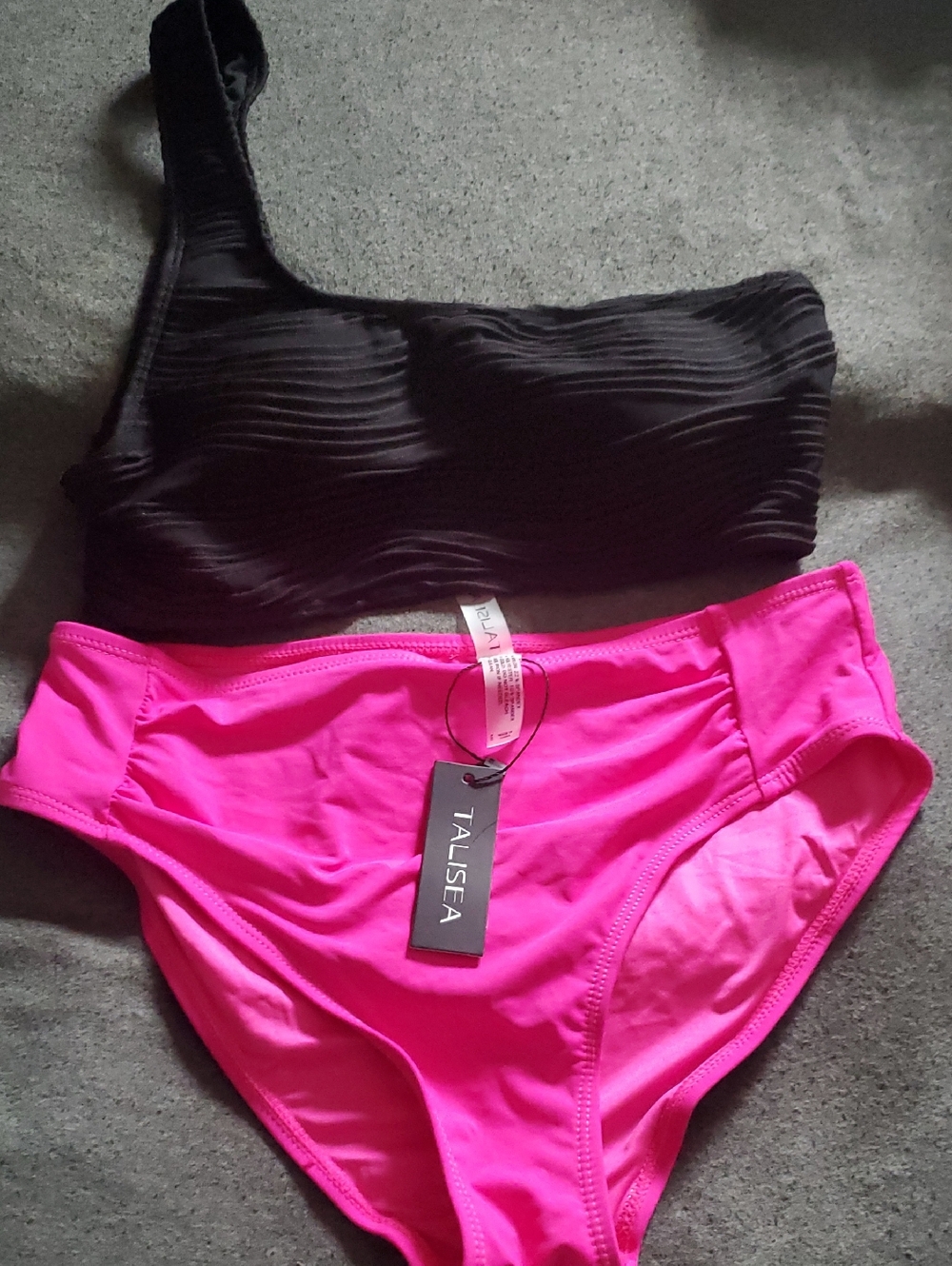 TALISEA Bottoms With Black Top Size Small